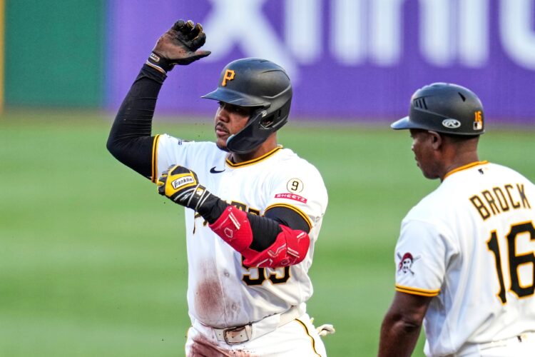 Ashcraft, Rodriguez, O'Hearn Help Pirates Rout AL West-Leading Mariners 11-1
